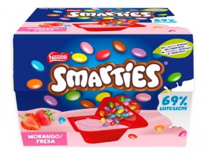 YOGUR NESTLE MIX-IN SMARTIES FRESA DUO PACK 2 UND. X 128 GRS